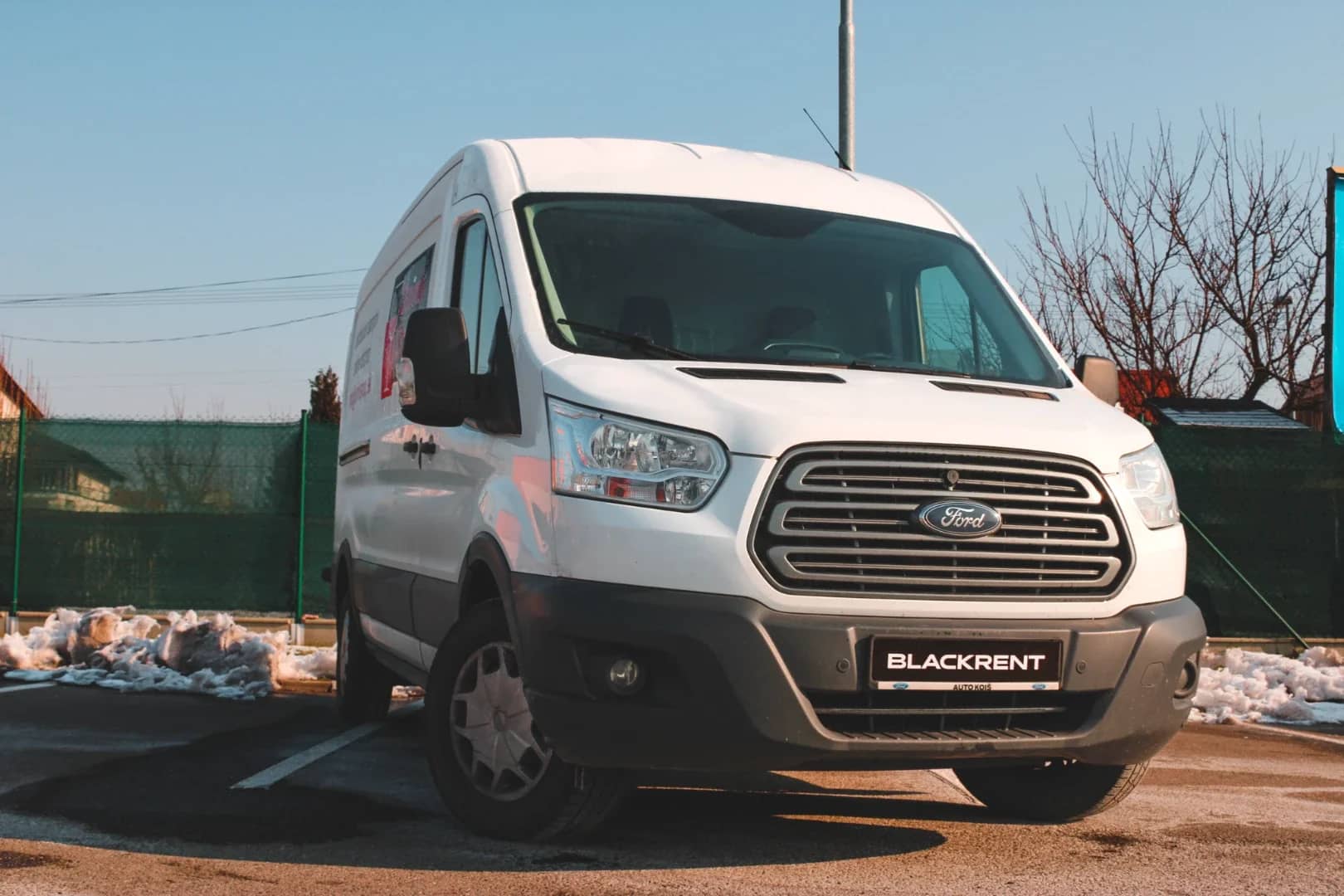 Ford Transit 2017 - Kliknutím zobrazíte detail vozidla Ford Transit 2017 diesel - Náhľad prémiového vozidla v BlackRent autopožičovni na Slovensku za 40,00€/deň