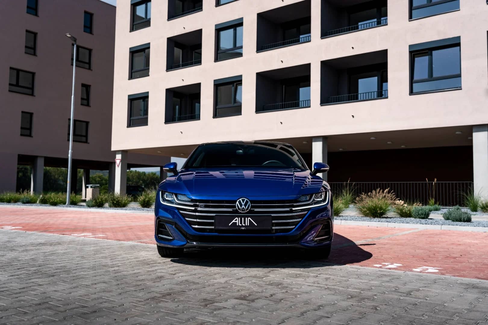 Volkswagen Arteon 2022 - Kliknutím zobrazíte detail vozidla Volkswagen Arteon 2022 diesel - Náhľad prémiového vozidla v BlackRent autopožičovni na Slovensku za 40,00€/deň