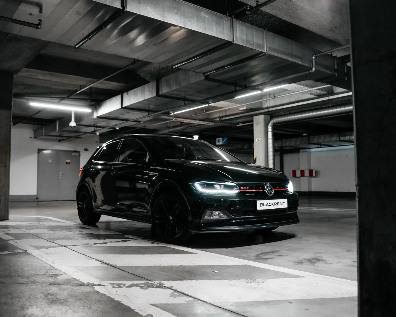 Volkswagen Polo 2019 - Kliknutím zobrazíte detail vozidla Volkswagen Polo 2019 petrol - Prenájom prémiového vozidla v BlackRent autopožičovni na Slovensku za 33,00€/deň