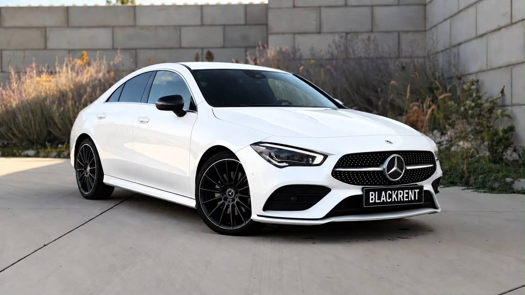 Mercedes-Benz CLA 2023 - Kliknutím zobrazíte detail vozidla Mercedes-Benz CLA 2023 petrol - Náhľad prémiového vozidla v BlackRent autopožičovni na Slovensku za 40,00€/deň