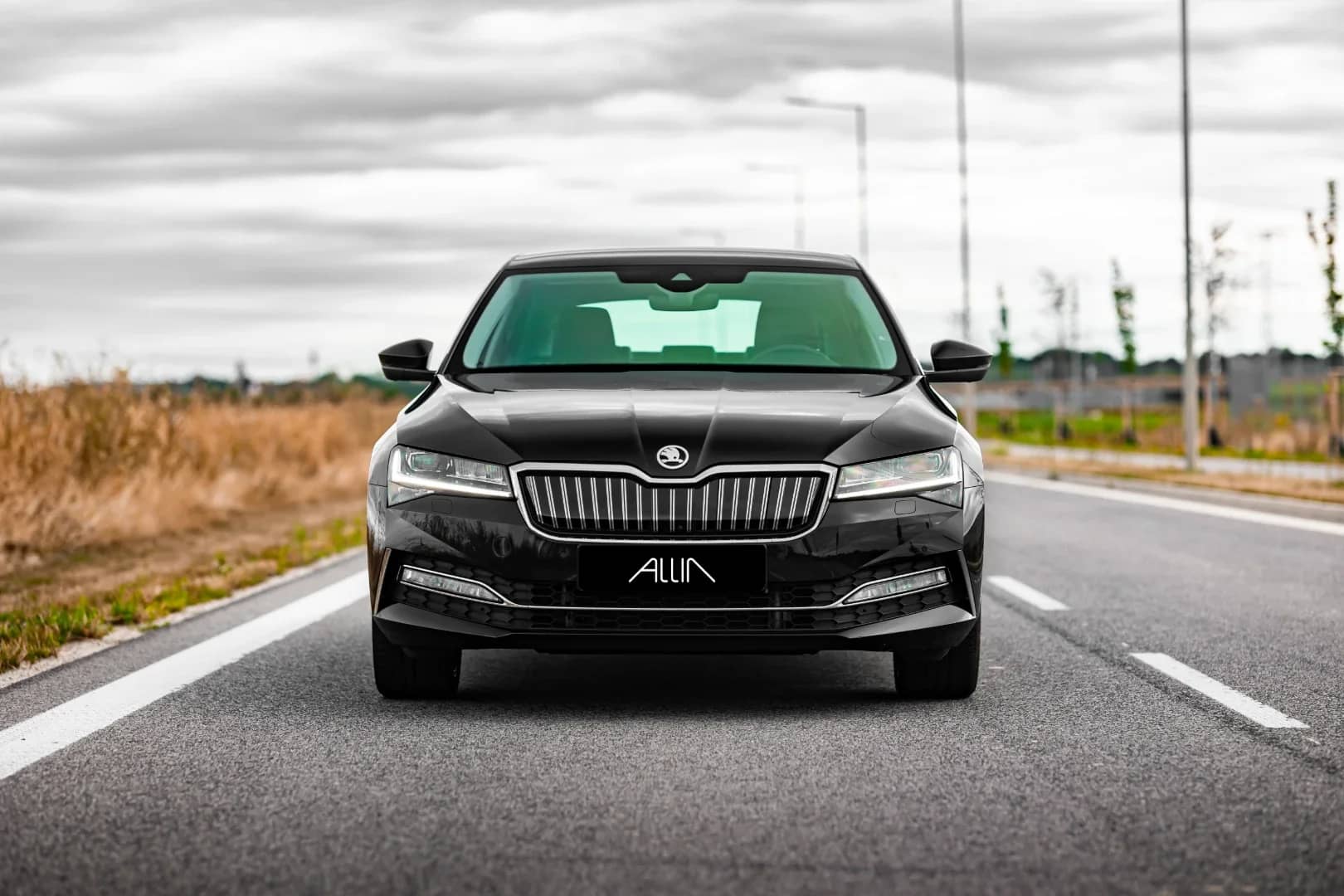 Škoda Superb 2020 - Kliknutím zobrazíte detail vozidla Škoda Superb 2020 petrol - Náhľad prémiového vozidla v BlackRent autopožičovni na Slovensku za 40,00€/deň