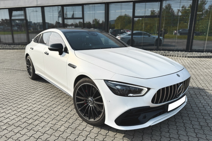 Mercedes Benz AMG GT 53